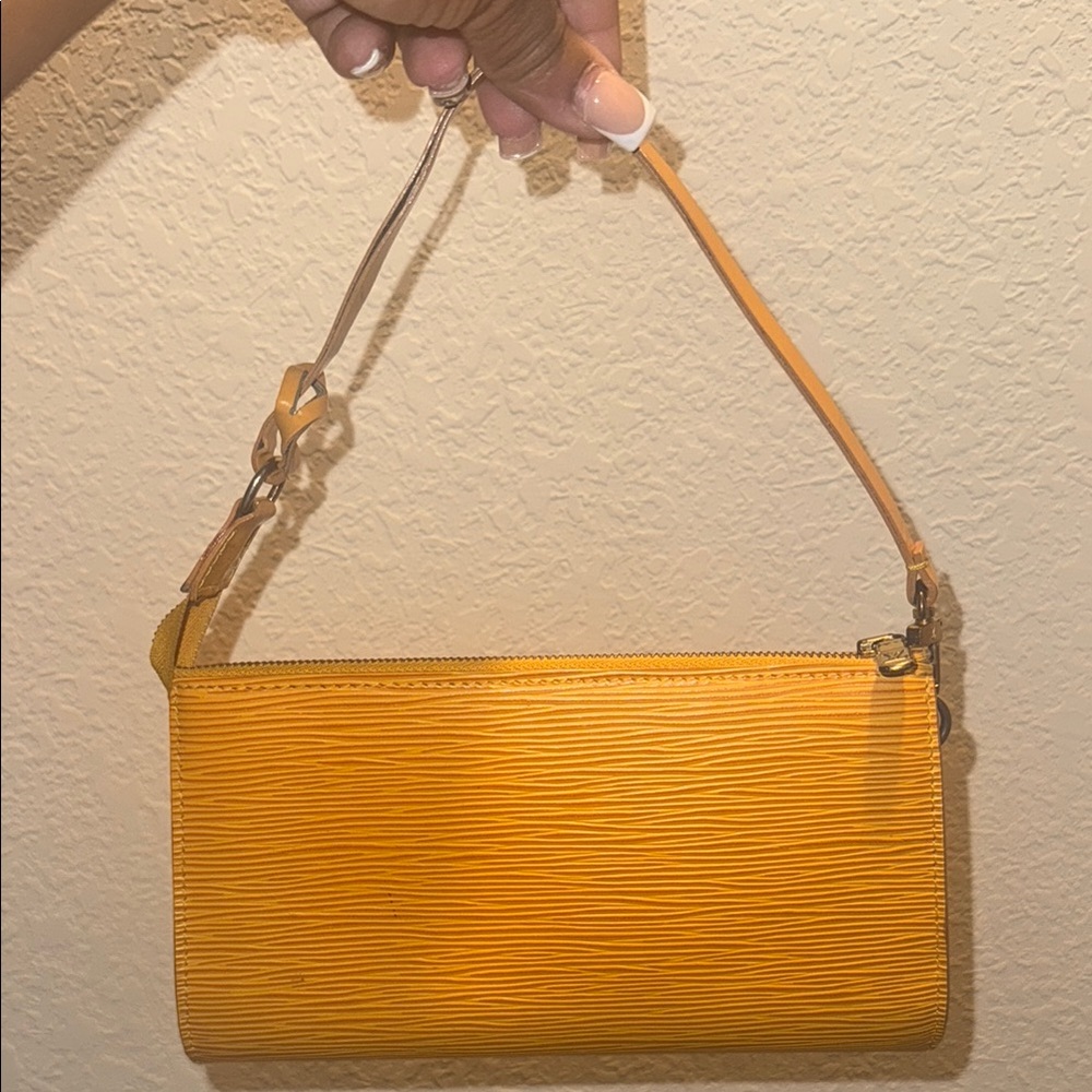 Authentic Louis Vuitton Epi Pochette